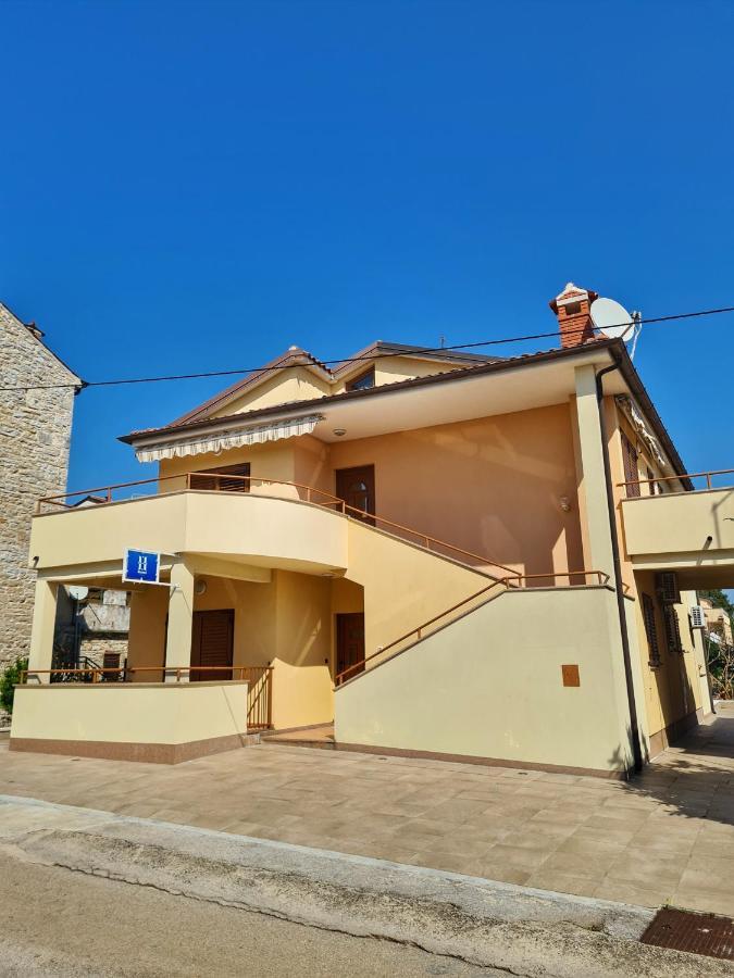 Apartment Manuel Новиград Экстерьер фото